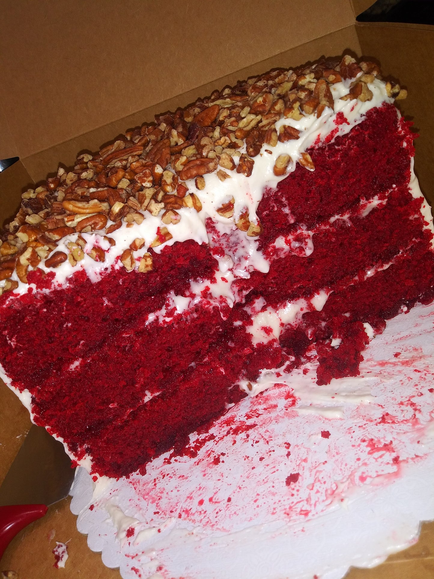 3-Layer Classic Red Velvet Cake (with nuts, 8 inch)