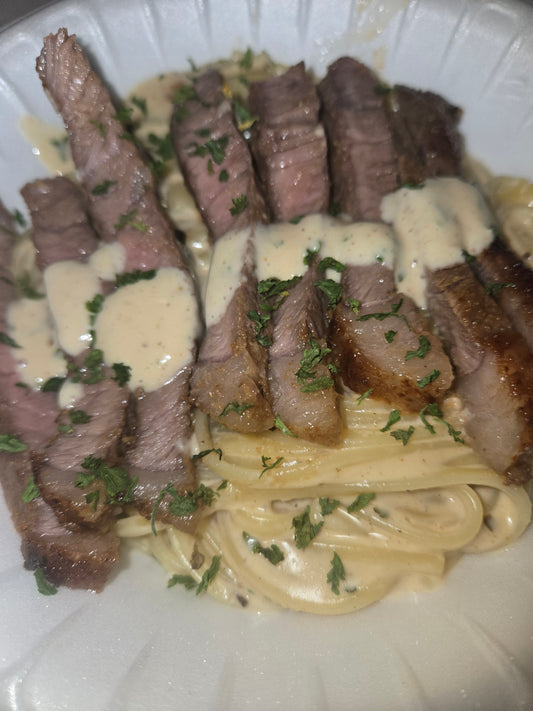 Steak Alfredo (Large)