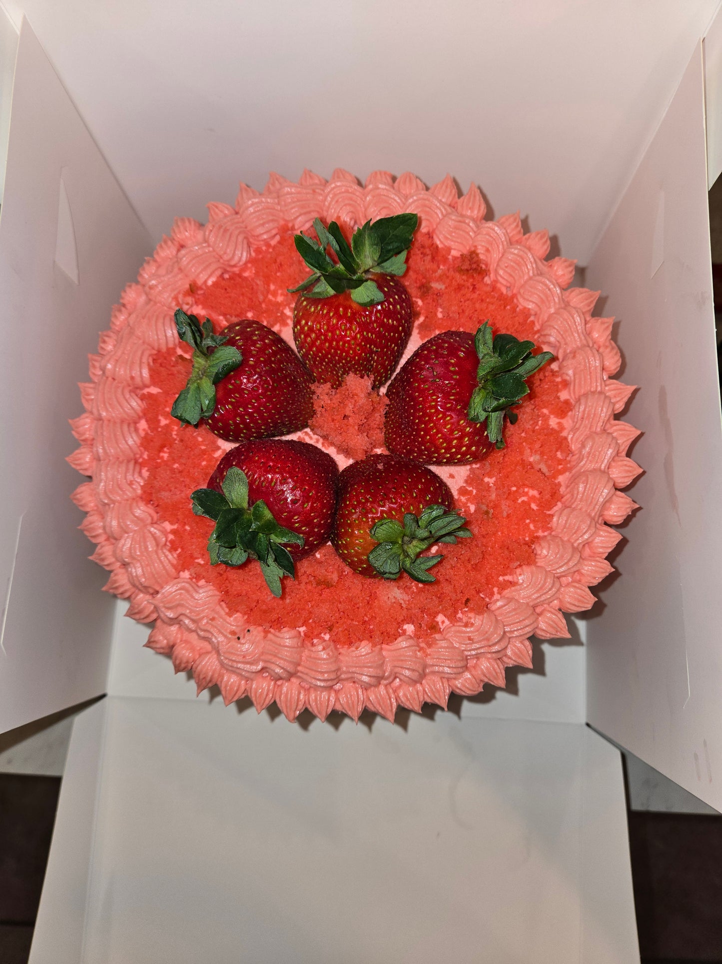 Strawberry Three-Layer Cake (8 inch, with fruit)